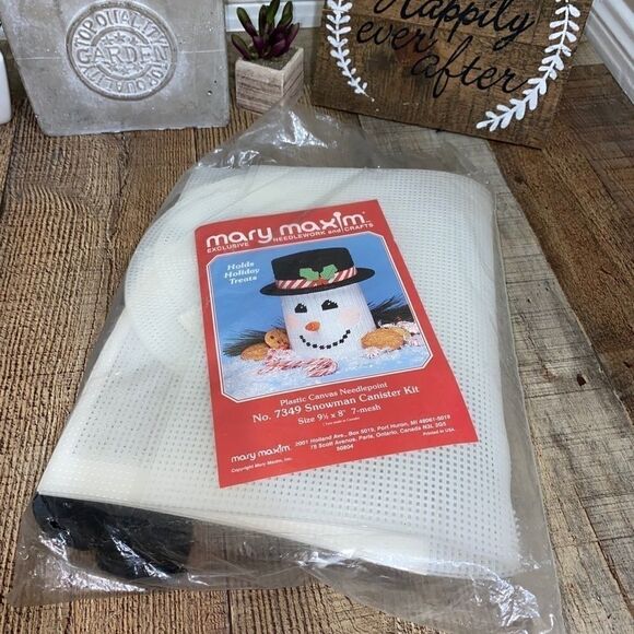 Mary Maxim Vintage Snowman Canister Canvas Kit - Picture 2 of 5